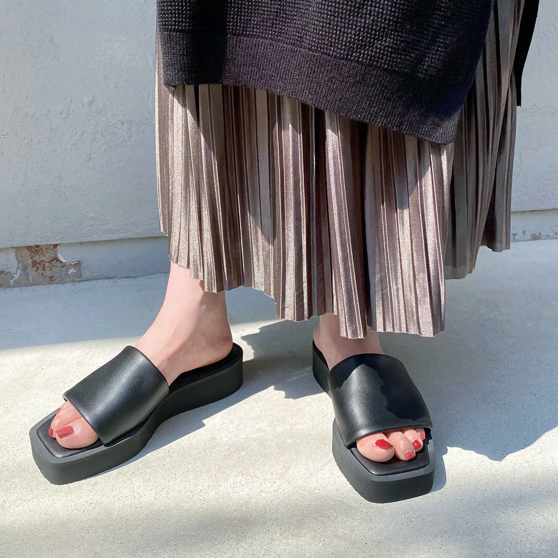 50% OFF [Unisex] Thick-soled platform sandals (m10bn05) Black