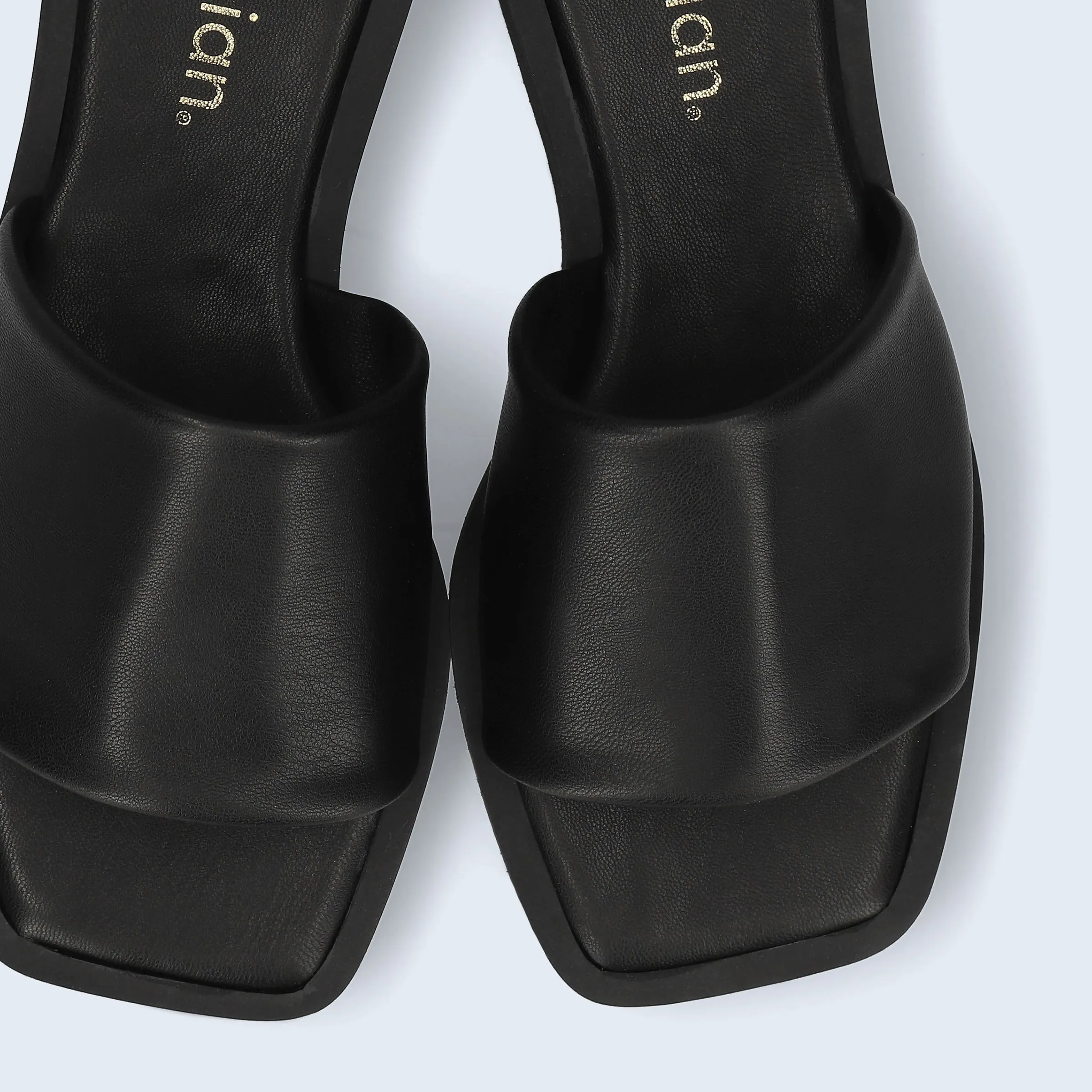 50% OFF [Unisex] Thick-soled platform sandals (m10bn05) Black