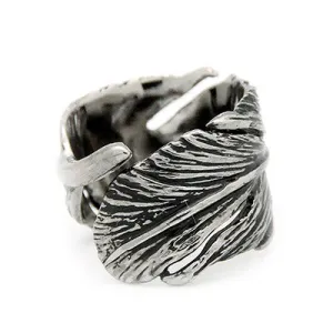 Feather Ring Black
