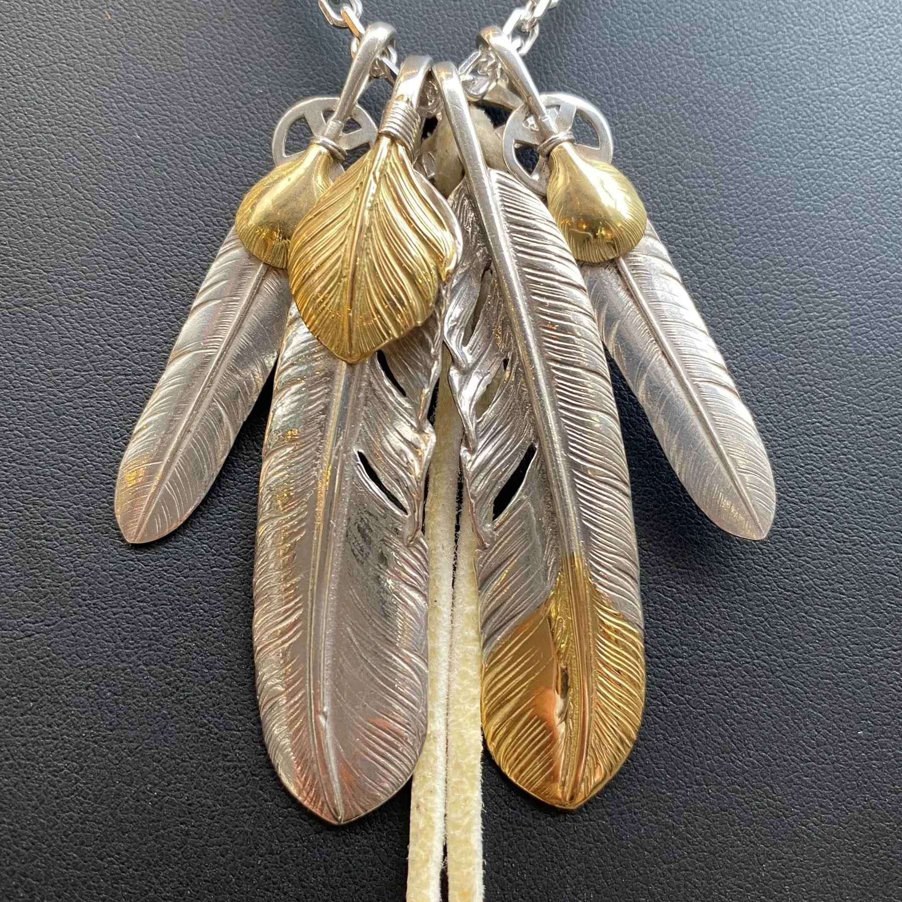 Goros Gold Tip Feather (Right) (Xl) & Gold Top Feather (Left) (Xl) Setup