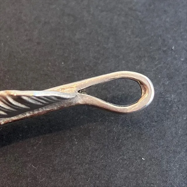 Goros Xl Silver And Gold Feather With Metal - Facing Left