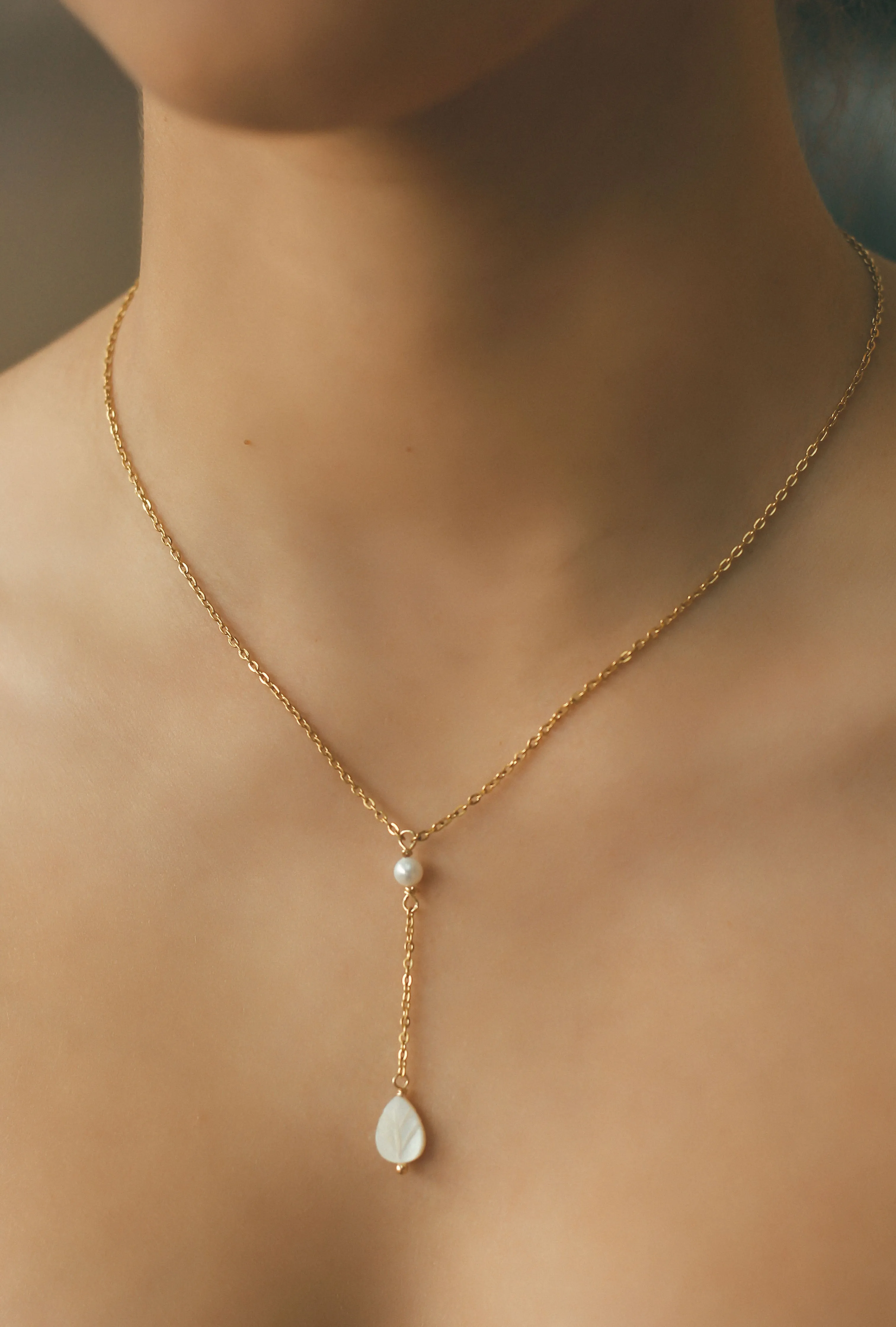 Leaf Lariat