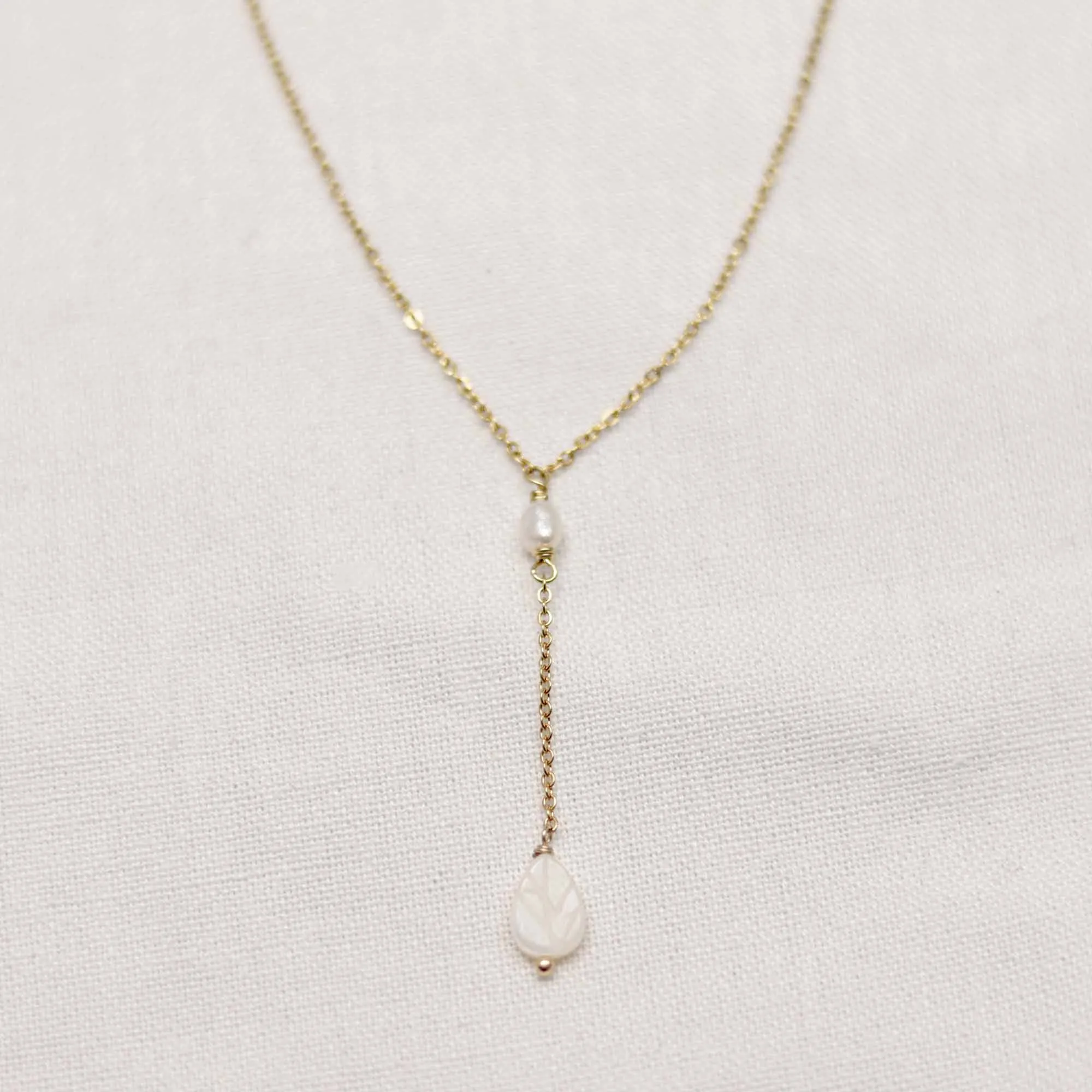 Leaf Lariat