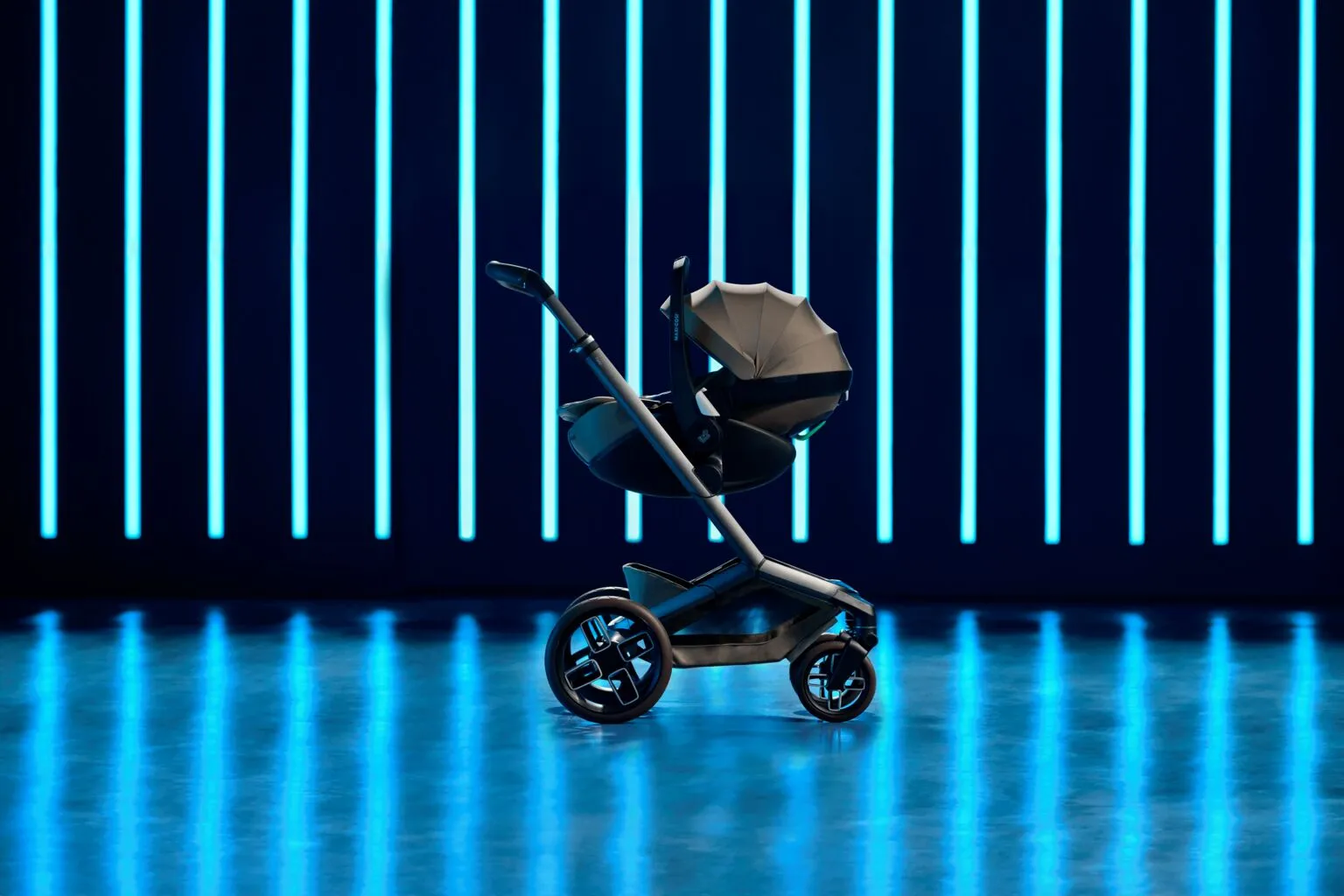 Maxi Cosi Fame Complete Travel System Bundle With Accessories, Pebble 360 Car Seat and ISOFIX Base - Twillic Truffle