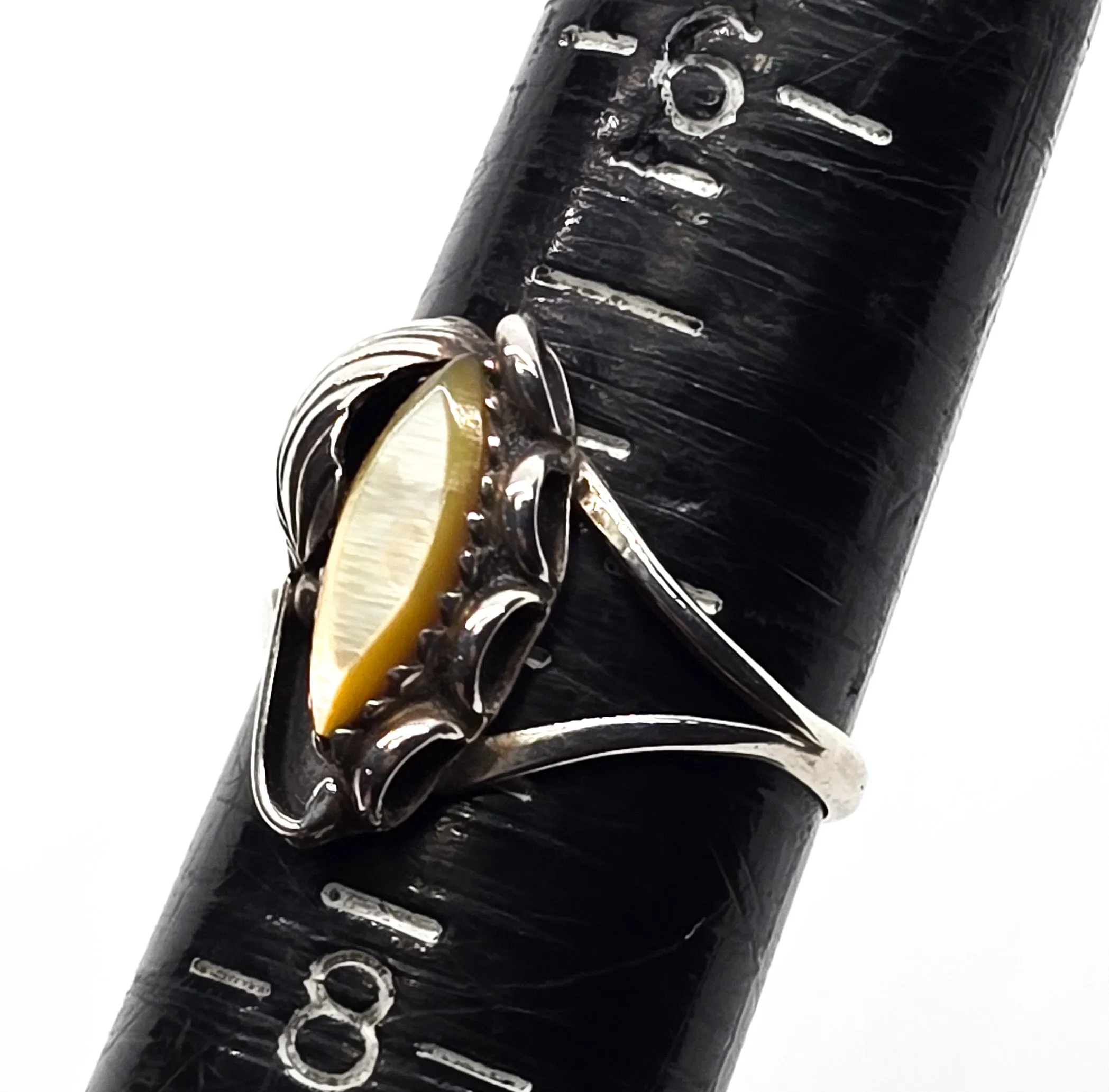 Navajo Yellow Mother of Pearl shell Native American vintage sterling silver ring size 7