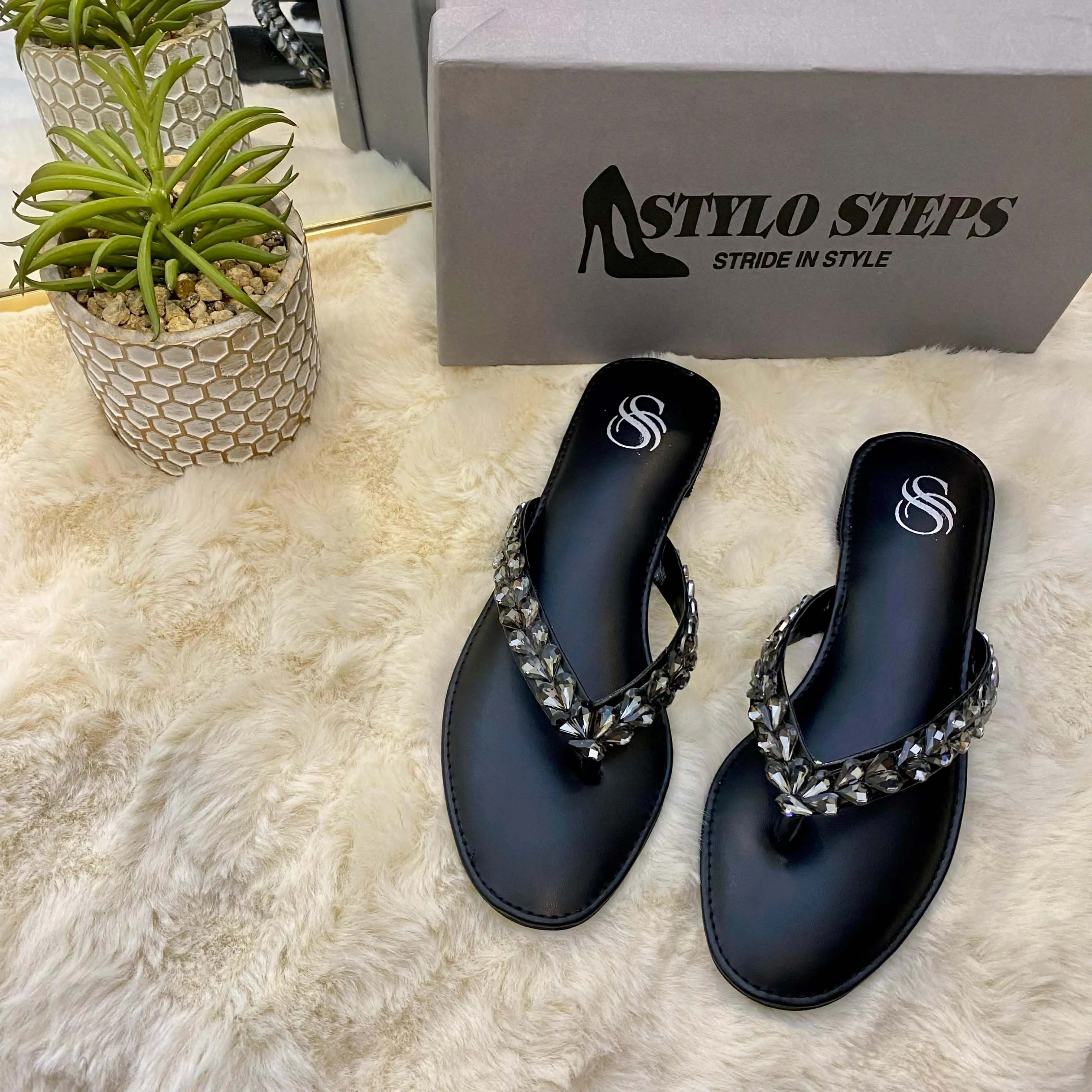 Onyx Shine Flats
