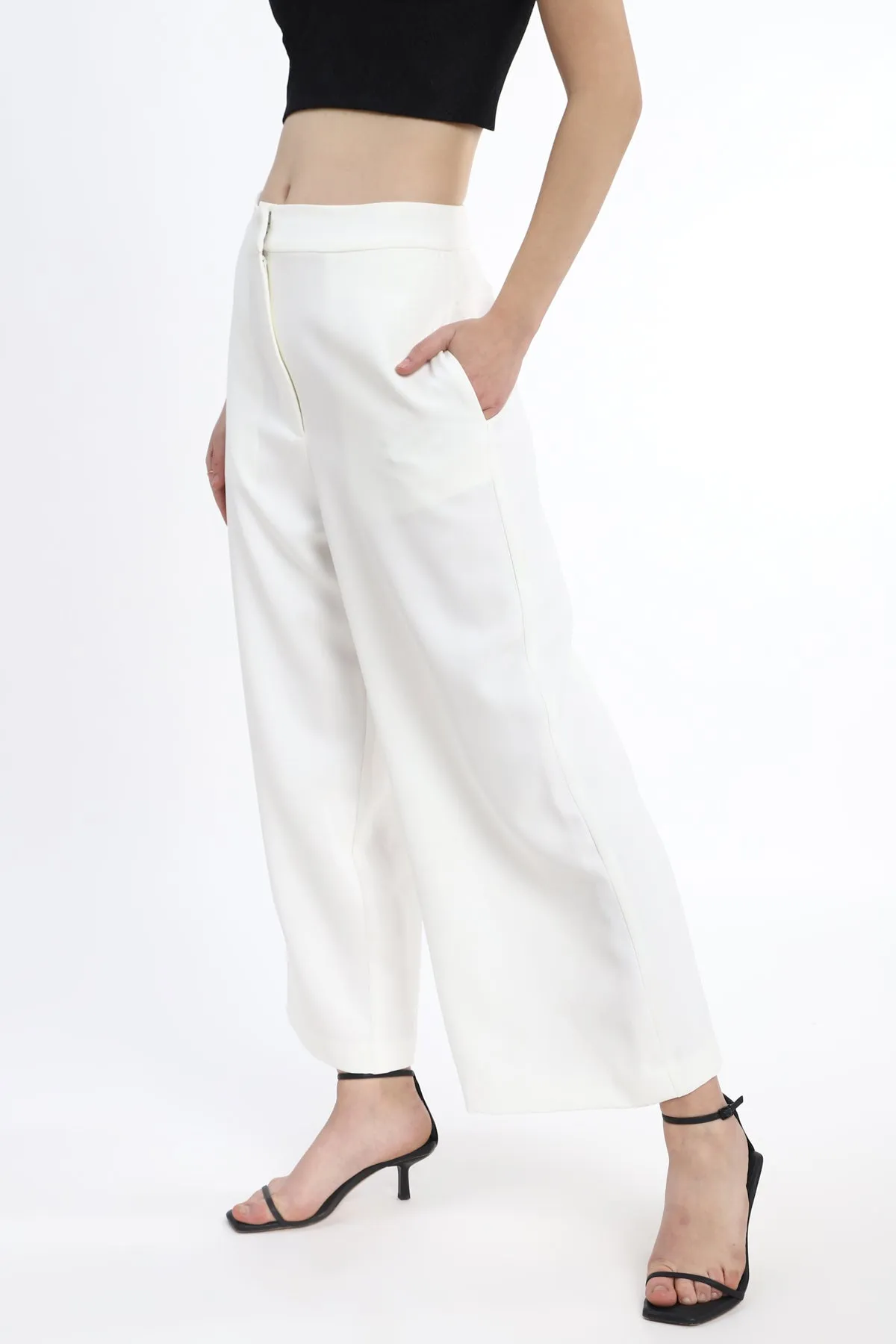 Perfect wide leg trouser for formal or casual looks