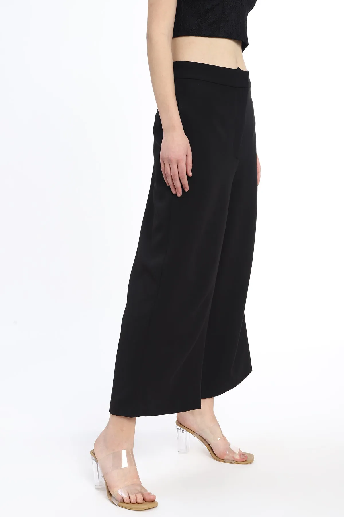 Perfect wide leg trouser for formal or casual looks