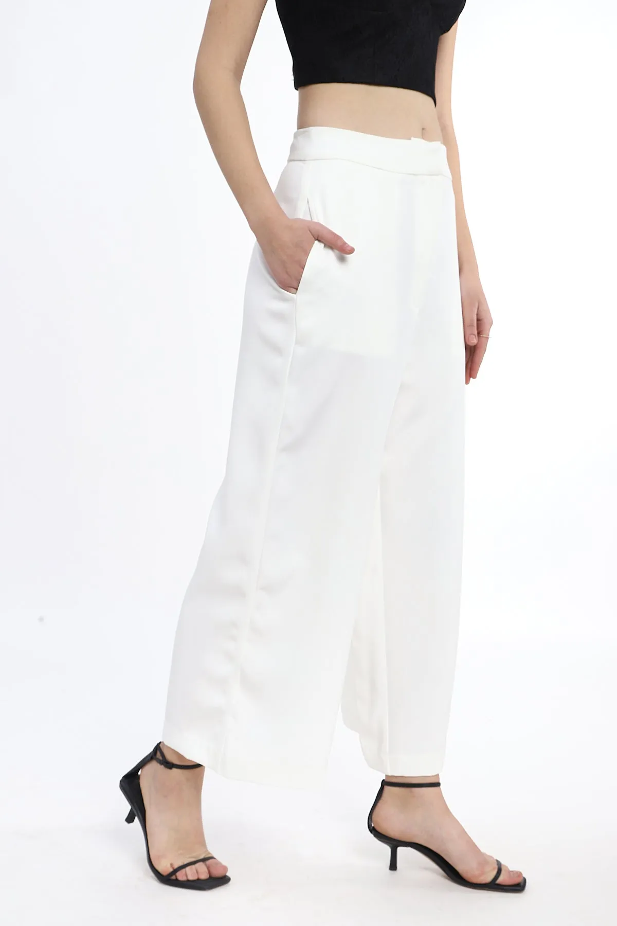 Perfect wide leg trouser for formal or casual looks